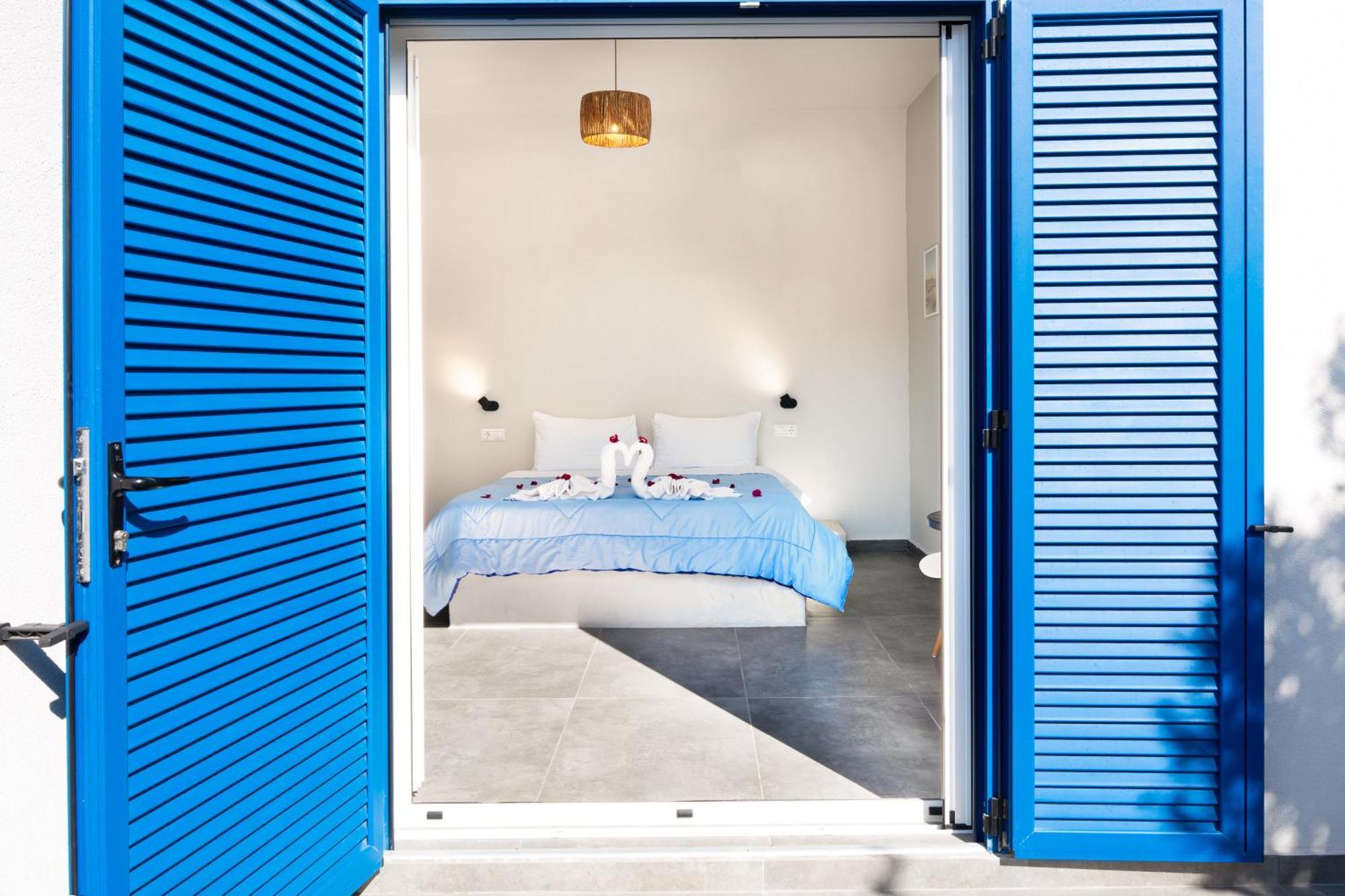 Aegean Blue Santorini Perissa Apartment Екстериор снимка